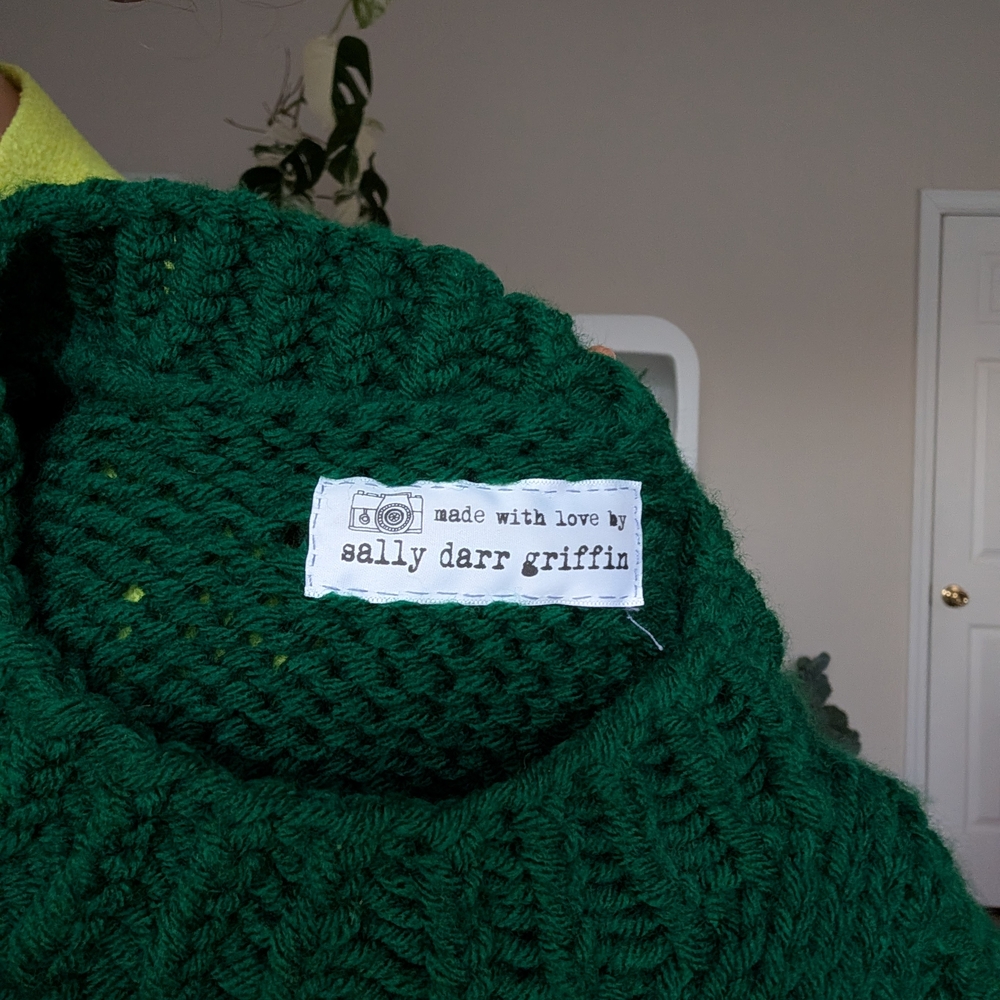 Green Knit Sweater Vest with Pink 'TAG ME' Design - Picture 5 of 5